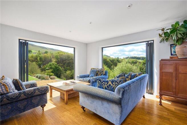 4 bed Detached for sale Image 5