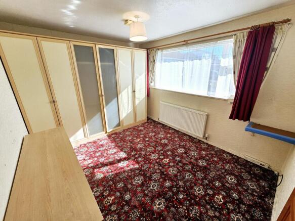 4 bed Semi-Detached Bungalow for sale Image 9