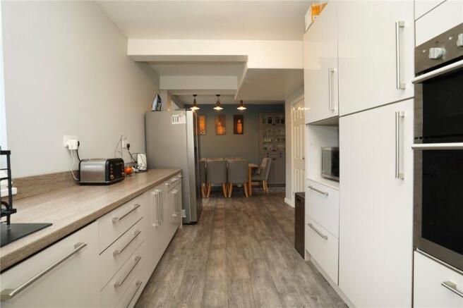 4 bed Semi-Detached for sale Image 2