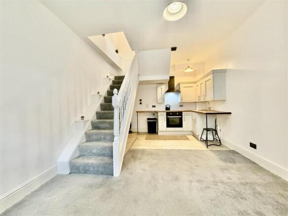 LIVING KITCHEN