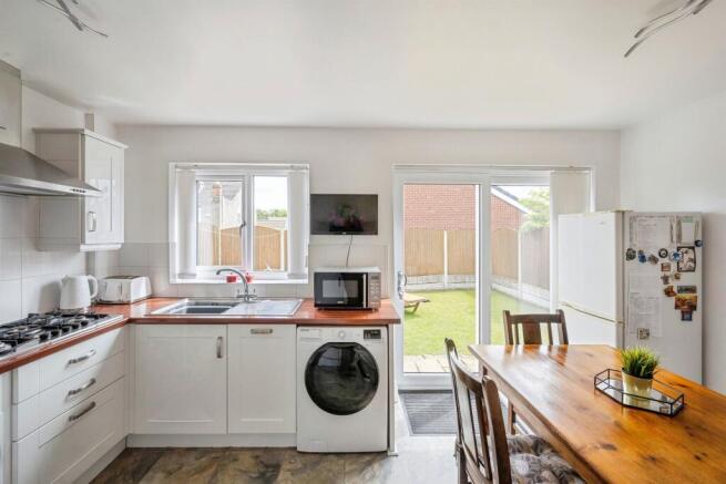 3 bed Detached for sale Image 8