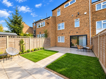 Luxembourg Close, Luton, Bedfordshire, LU3 3TD