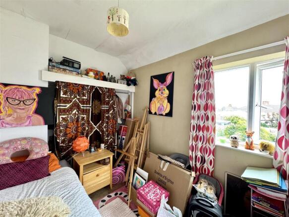 BEDROOM 2