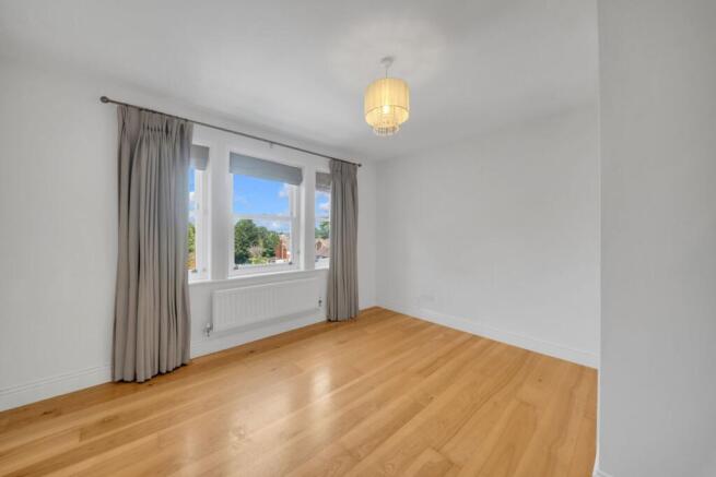 2 bed Apartment for sale Image 11