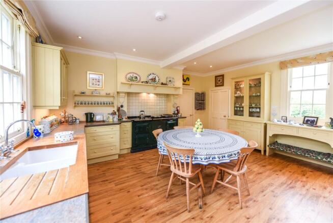 Kitchen/ Dining