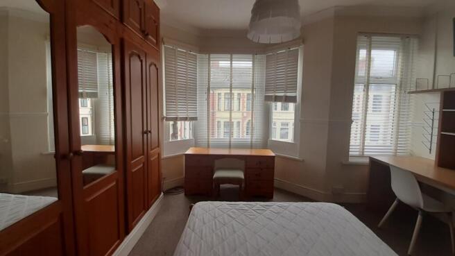 NO 5 80 Dogf - Bedroom One 4