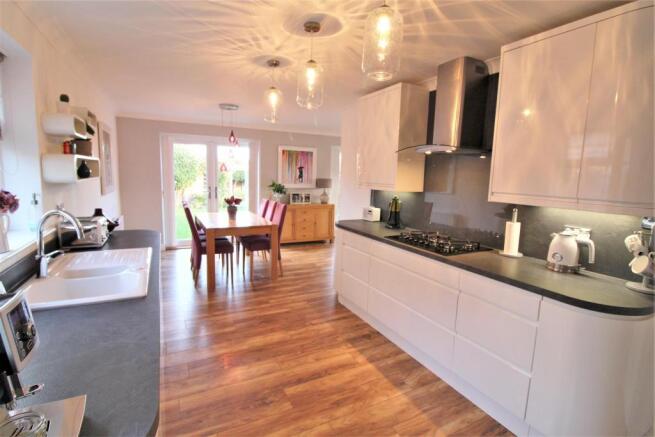 KITCHEN/DINER