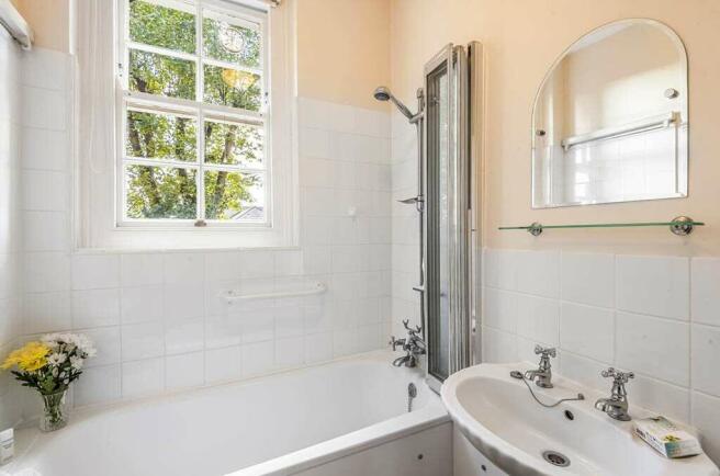 Bathroom (Bedroom)