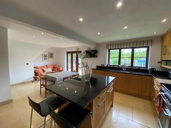Kitchen/Dining Room