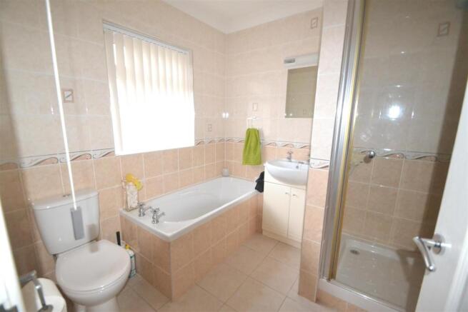 BATH/SHOWER ROOM