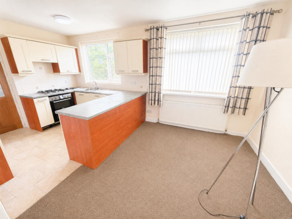 3 bed Not Specified for sale Image 5
