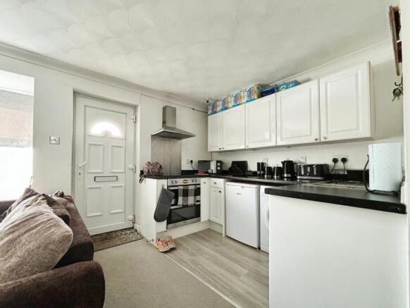 e8de2058-Kitchen_20-