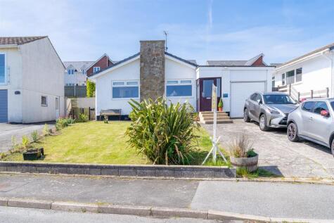 Trecastell, Parc Glan y Don, Bull Bay