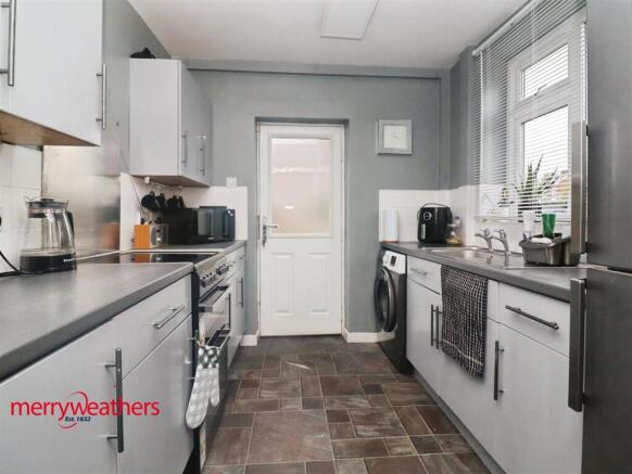 3 bed Semi-Detached for sale Image 6