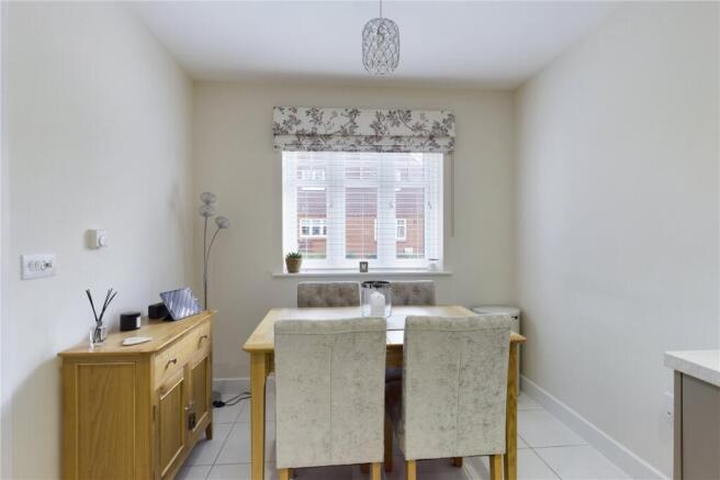 Simonds Grove, Spencers Wood, Reading, Berkshire, RG7 photo 4