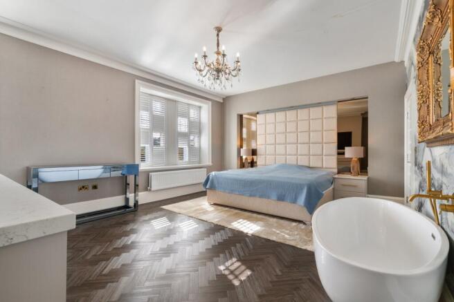 2 bed Flat for sale Image 10