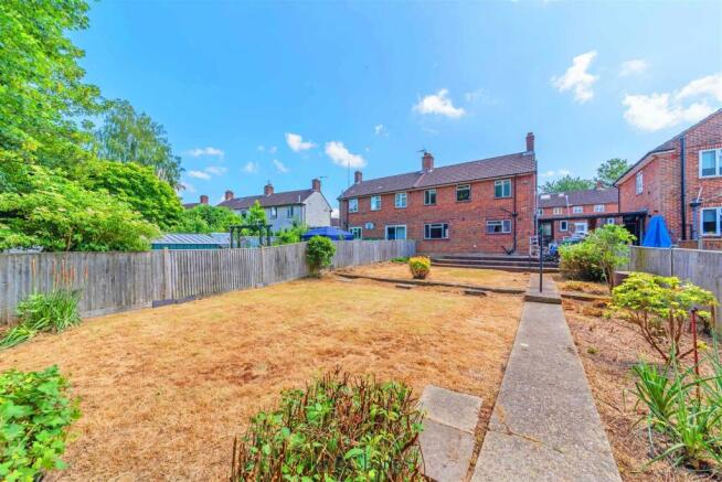 29 Crundwell- Rear garden_-4.jpg