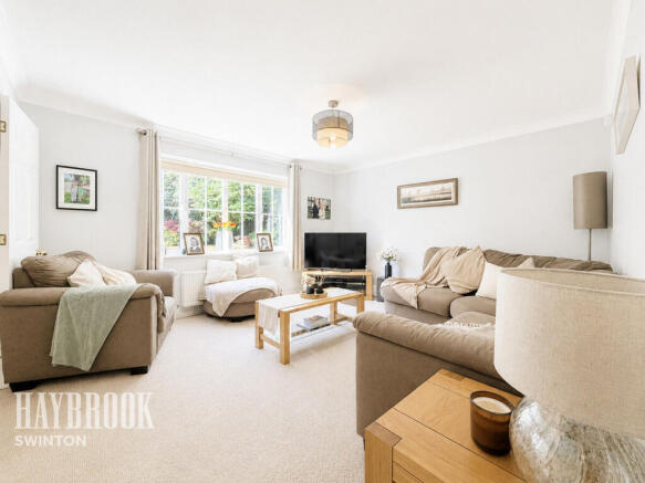 4 bed Detached for sale Image 6