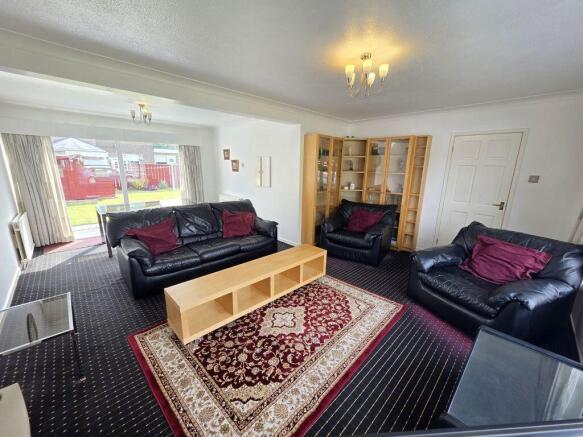 Lounge/Dining Room