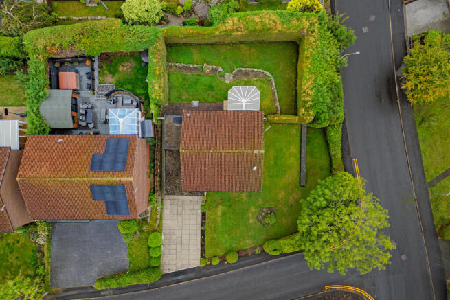 2 RAEBURN DRIVE-5.jpg