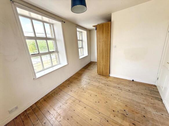 2 bed Flat for sale Image 12