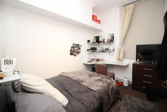 10 bed Terraced to rent Image 4