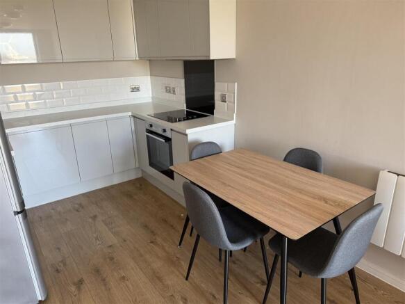 KITCHEN AREA .JPG