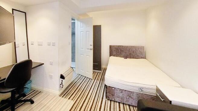 111A QUEENS ROAD FLAT 2-02.jpg