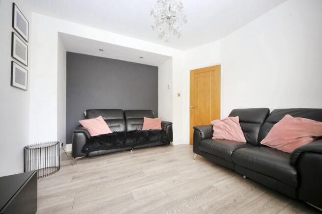 4 bed Semi-Detached for sale Image 9