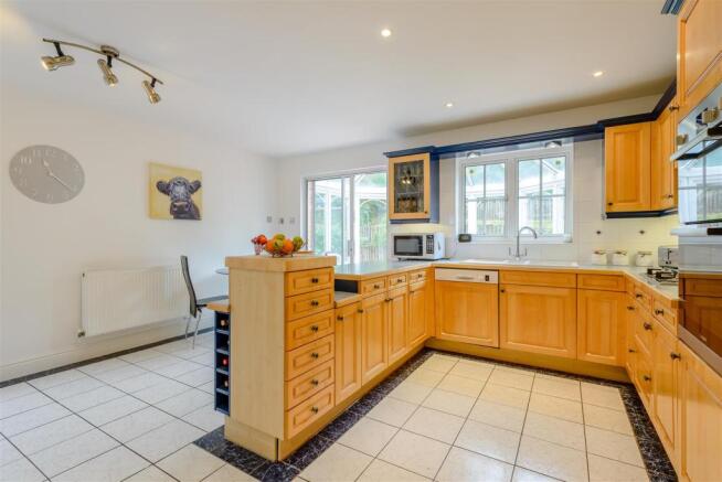 8420931-interior08.jpg