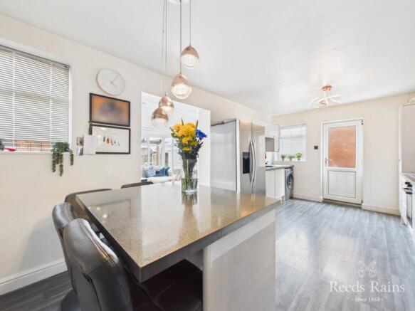 3 bed Semi-Detached for sale Image 7