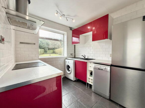 2 bed Semi-Detached for sale Image 8