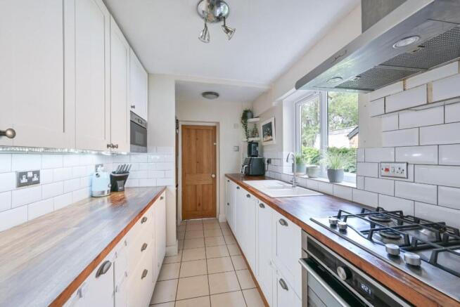 Church Road, Epsom, KT17 photo 4