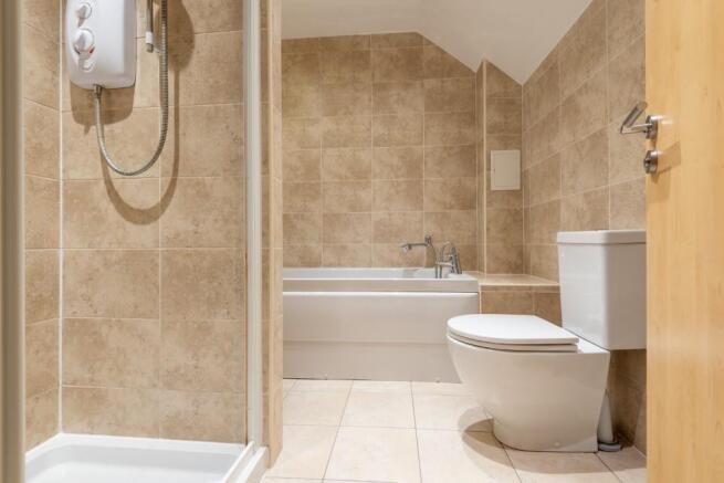 10. Bathroom (Custom).jpg