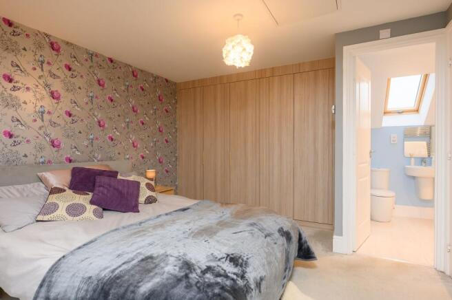 4 bed Semi-Detached for sale Image 11