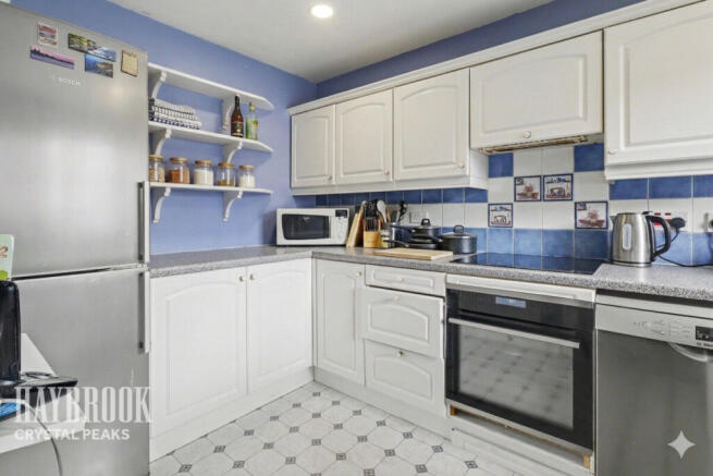 3 bed Semi-Detached for sale Image 6