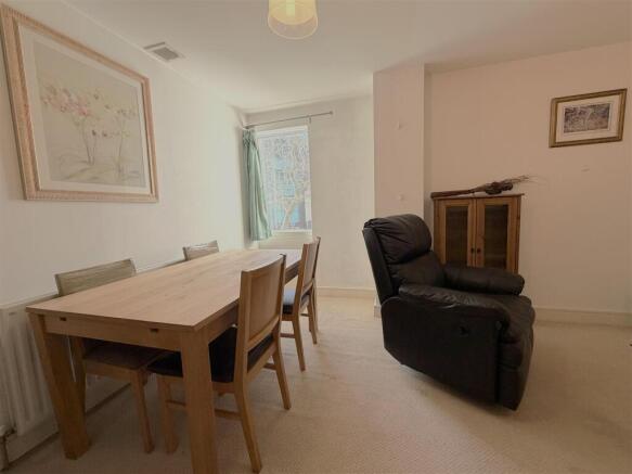 Dining Area.JPG