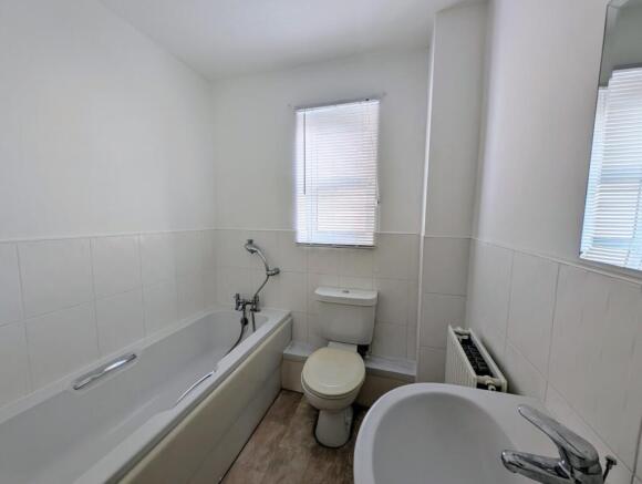 2 bed Flat to rent Image 7