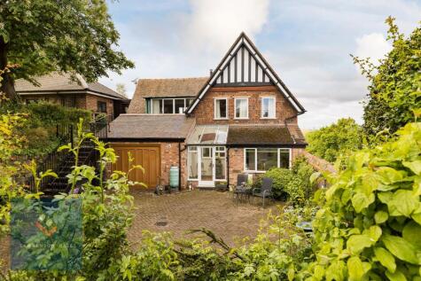 High Street, Frodsham, WA6