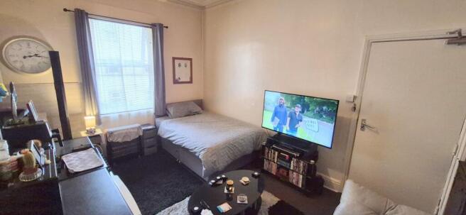6 bed Block of Apartments for sale Image 11