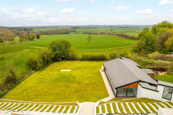 Rear Garden & Views