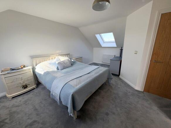 4 bed Detached for sale Image 12