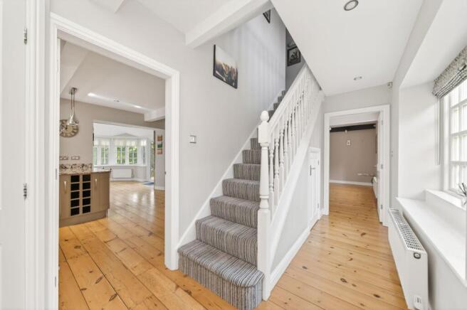 4 bed Semi-Detached for sale Image 4
