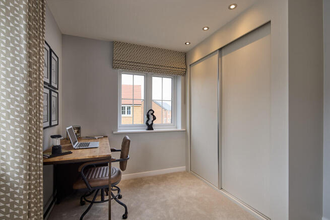 4 bed House for sale Image 6