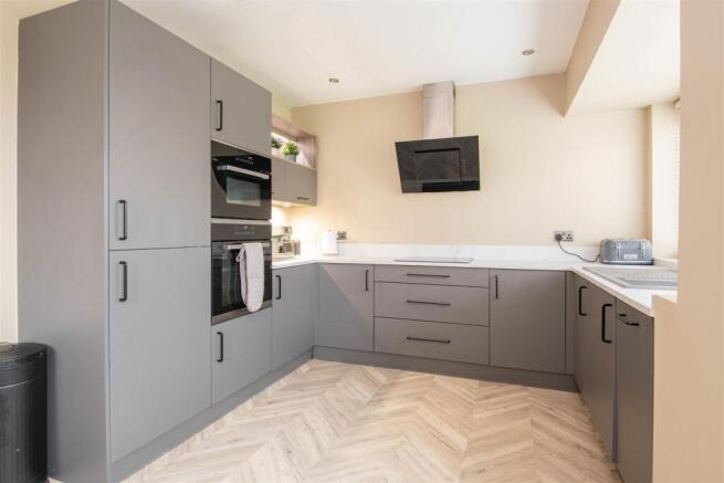 Kitchen & Diner