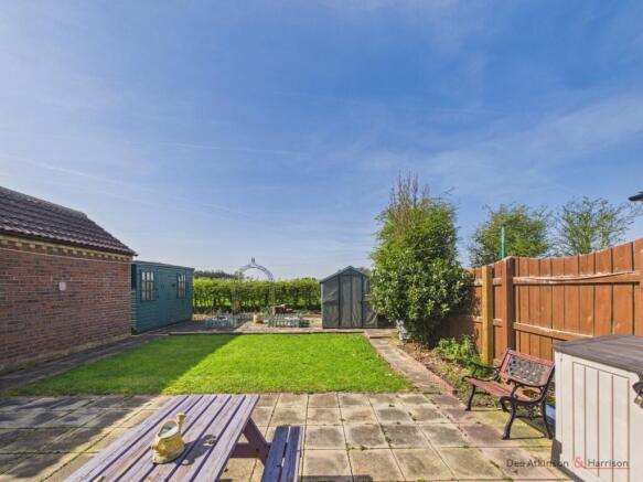 3 bed Detached Bungalow for sale Image 4