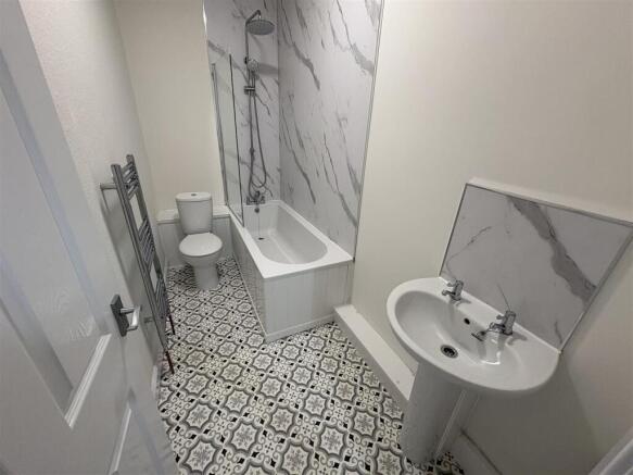 2 bed End of Terrace to rent Image 6