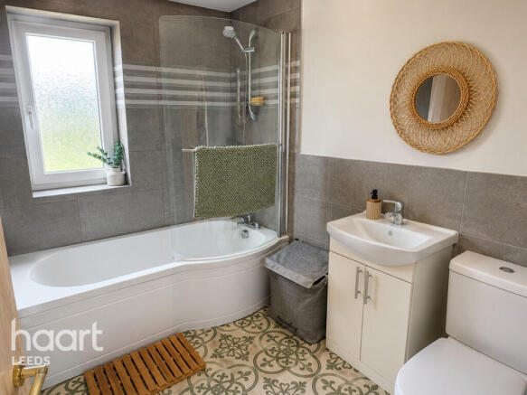 3 bed Semi-Detached for sale Image 4