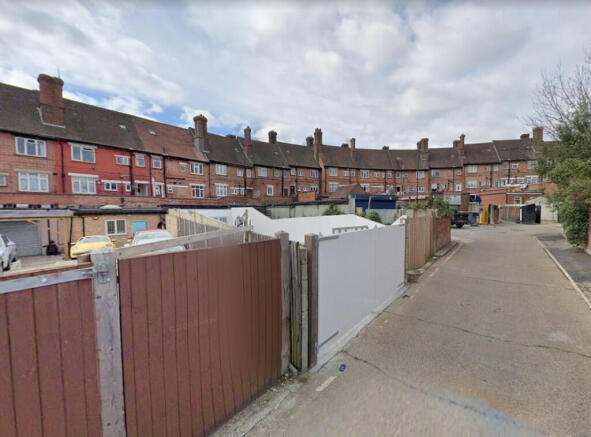 Studio parking on Rear of 5 Court Parade, Wembley, Middlesex, HA0, £210,000