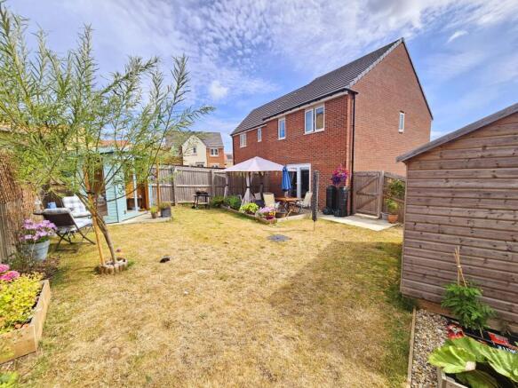 3 bed Semi-Detached for sale Image 12